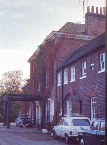 Calcot Grange + 3 Cars